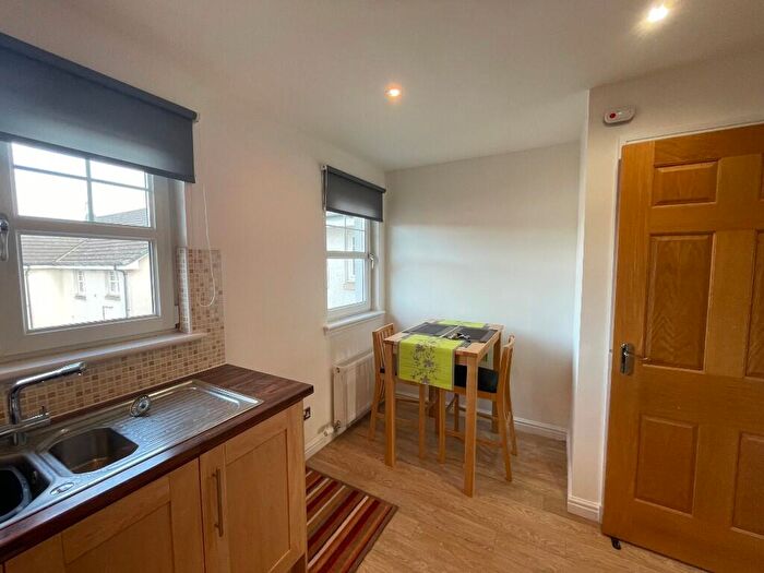 1 Bedroom Flat To Rent In Tryst Park, Larbert, Stirlingshire, FK5