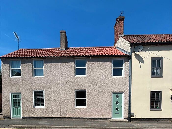 2 Bedroom Terraced House To Rent In Church Street, Bawtry, Doncaster, DN10