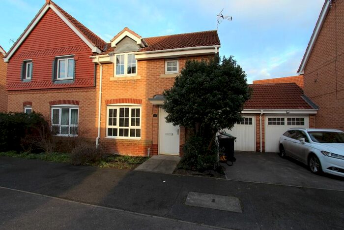 3 Bedroom Town House To Rent In Moody Close, Chilwell NG9