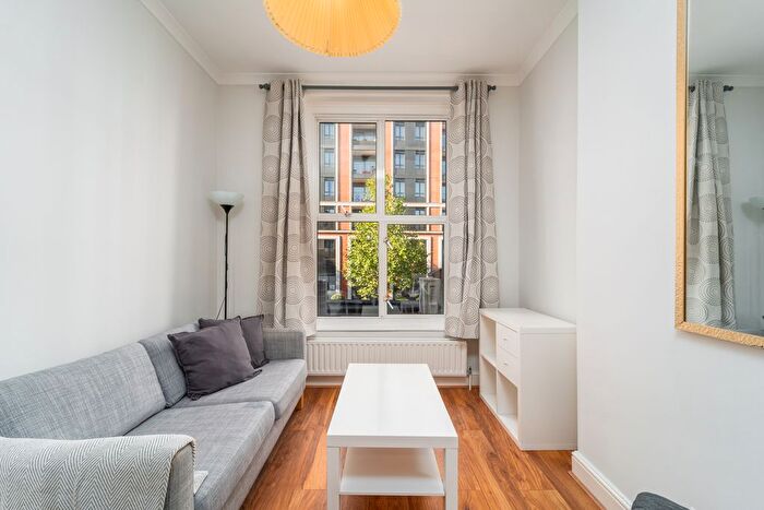 2 Bedroom Flat To Rent In Edgware Road, Marylebone, London, W2