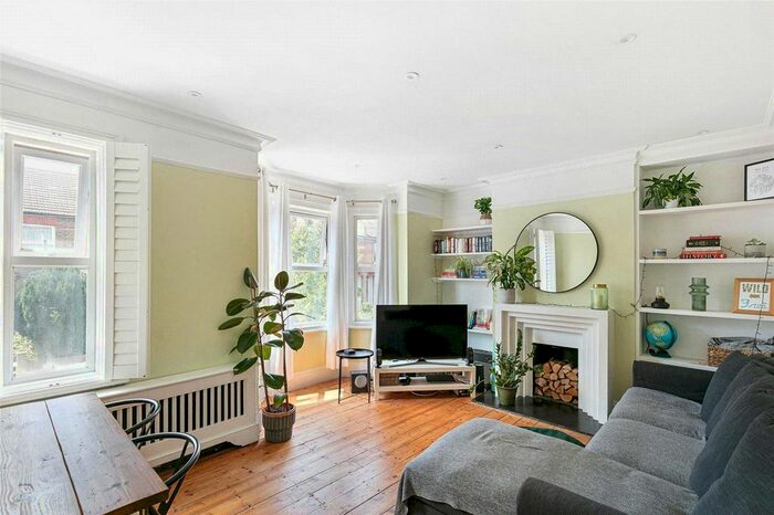 2 Bedroom Flat To Rent In Queen Mary Road, London, SE19