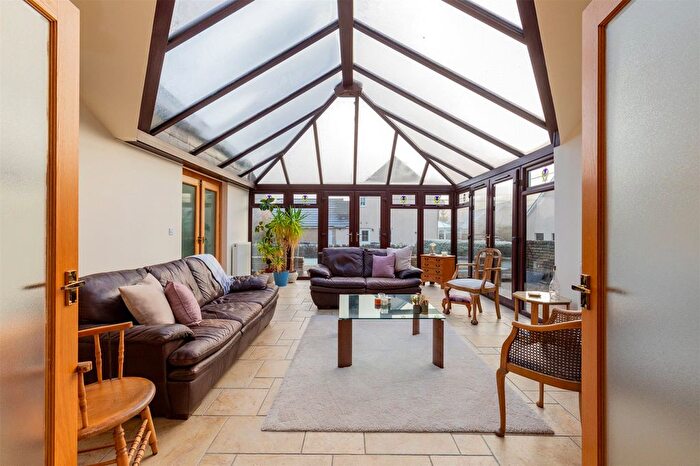 4 Bedroom Detached House For Sale In Main Street, Lochwinnoch, Renfrewshire, PA12