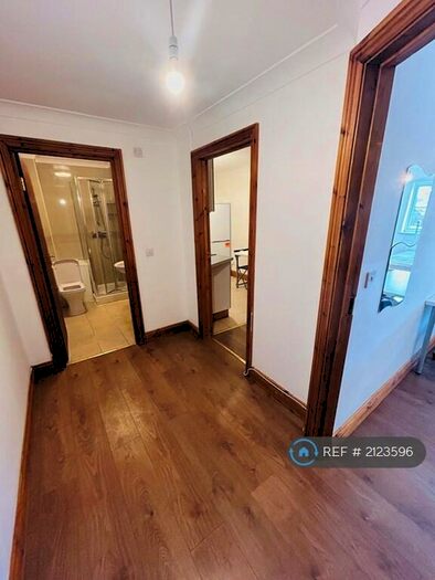 2 Bedroom Flat To Rent In West Street, Brighton And Hove, BN1