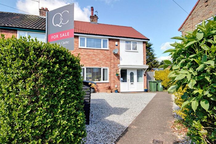 3 Bedroom End Of Terrace House For Sale In Wauldby Close, Anlaby, Hull, HU10