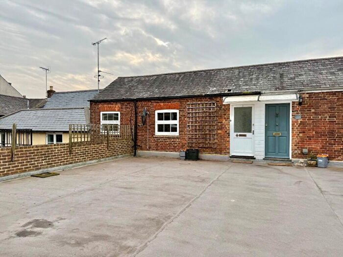 2 Bedroom Flat To Rent In Caudle Street, Henfield, West Sussex, BN5