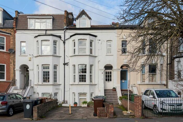 2 Bedroom Flat To Rent In Wallwood Road, London, E11