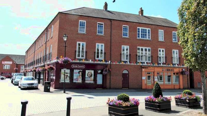 1 Bedroom Flat To Rent In Hampden Square, Aylesbury, HP19