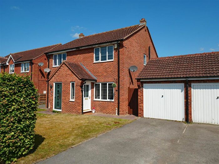 2 Bedroom Semi-Detached House For Sale In Chatsworth Avenue, Strensall, York, YO32