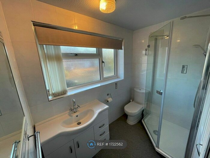 3 Bedroom Semi-Detached House To Rent In Mickleton Road, Solihull, B92