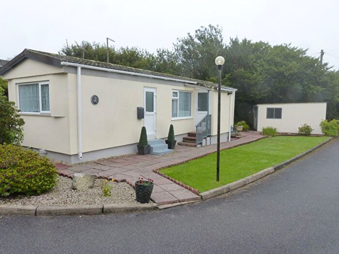 2 Bedroom Park Home For Sale In Dunstable Close, Foxhole, PL26