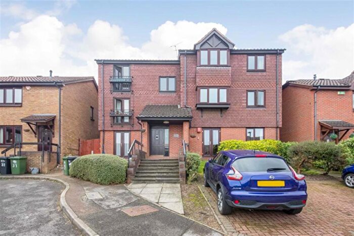 2 Bedroom Flat To Rent In Gables Close, Lee, SE12