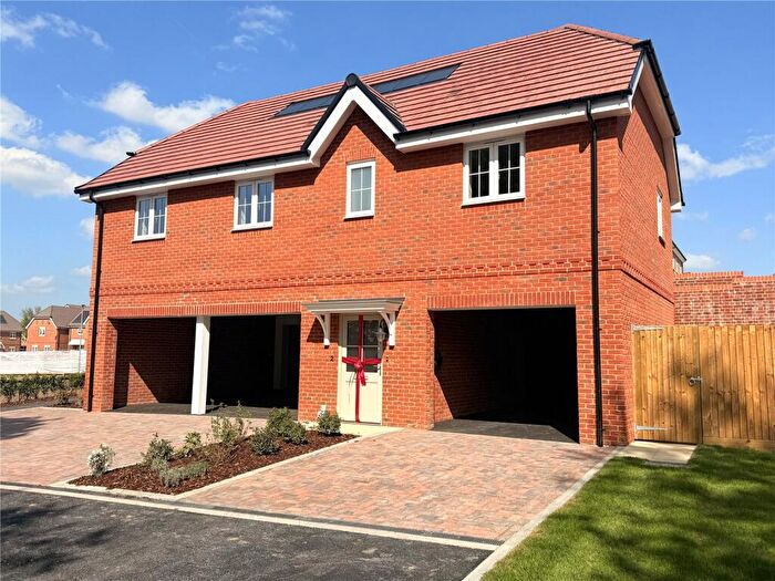 3 Bedroom Maisonette To Rent In Kimbers Lane, Maidenhead, Buckinghamshire, SL6