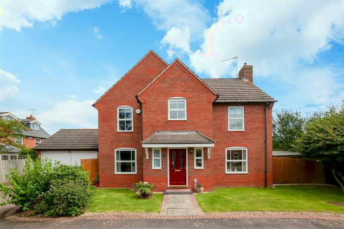 4 Bedroom Detached House For Sale In Hawthorn Way, Shipston-on-Stour, CV36