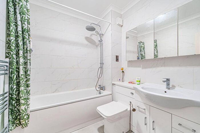 4 Bedroom House To Rent In Sextant Avenue, Isle Of Dogs, London, E14