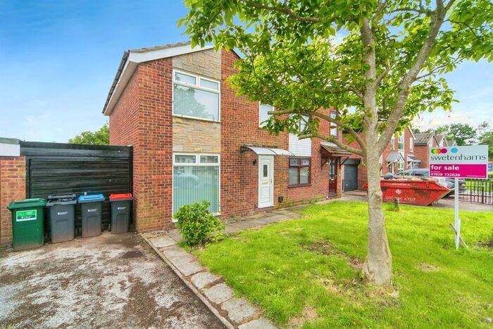 3 Bedroom Semi-Detached House For Sale In The Paddock, Elton, Chester, CH2
