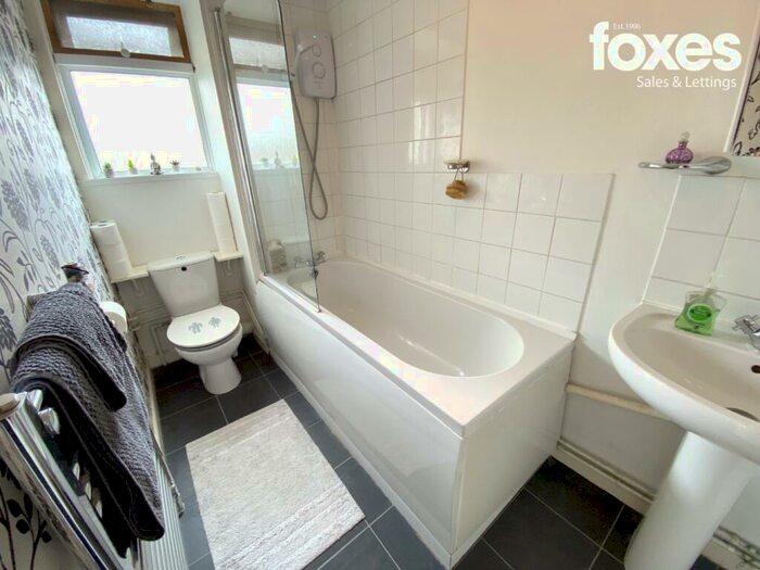 2 Bedroom Apartment To Rent In Laburnum House, Redhill Drive, Bournemouth, Dorset, BH10