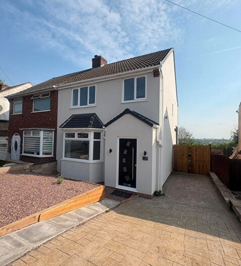 3 Bedroom Semi-Detached House To Rent In Ashtree Road, Tividale, Oldbury, B69