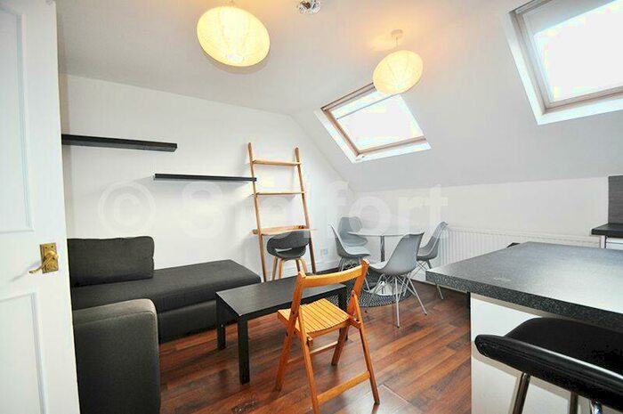 1 Bedroom Apartment To Rent In Holloway Road, London, N19