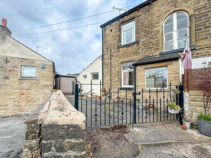 2 Bedroom End Of Terrace House For Sale In Southgate, Honley, Holmfirth, HD9