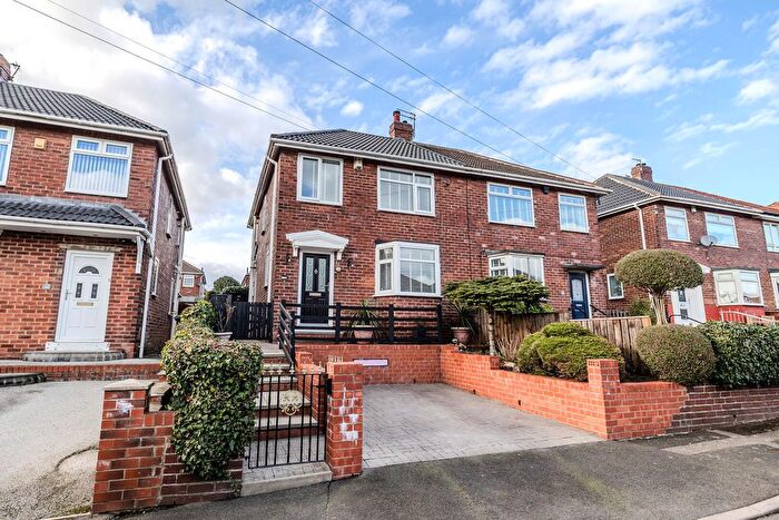 3 Bedroom Semi Detached House For Sale In The Grove, West Denton, Newcastle Upon Tyne, NE5