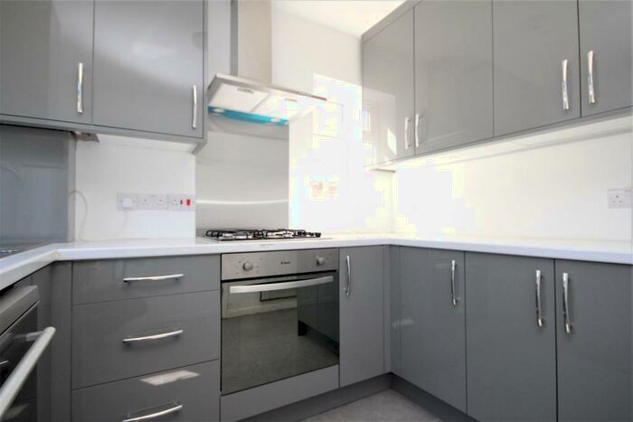 3 Bedroom House To Rent In Northway, Guildford, GU2