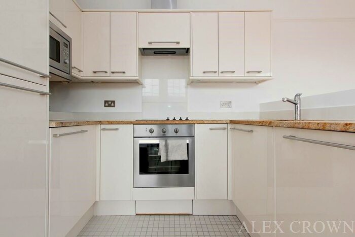 1 Bedroom Flat To Rent In Green Lanes, Winchmore Hill, N21