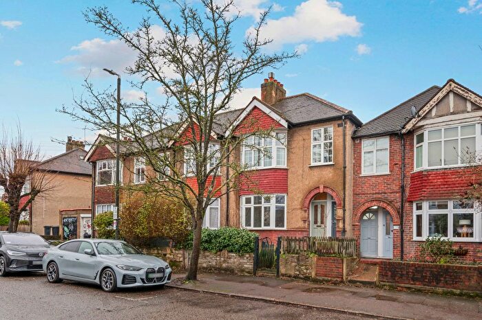 2 Bedroom Maisonette For Sale In Cannon Hill Lane, Wimbledon, SW20