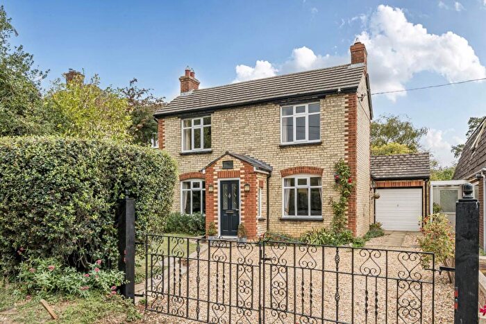 4 Bedroom Detached House For Sale In Clophill Road, Upper Gravenhurst, MK45