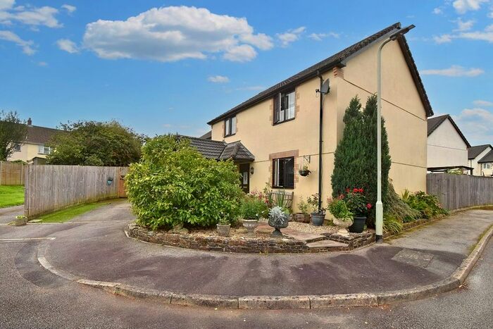3 Bedroom Detached House For Sale In Pearse Close, Hatherleigh, Okehampton, EX20