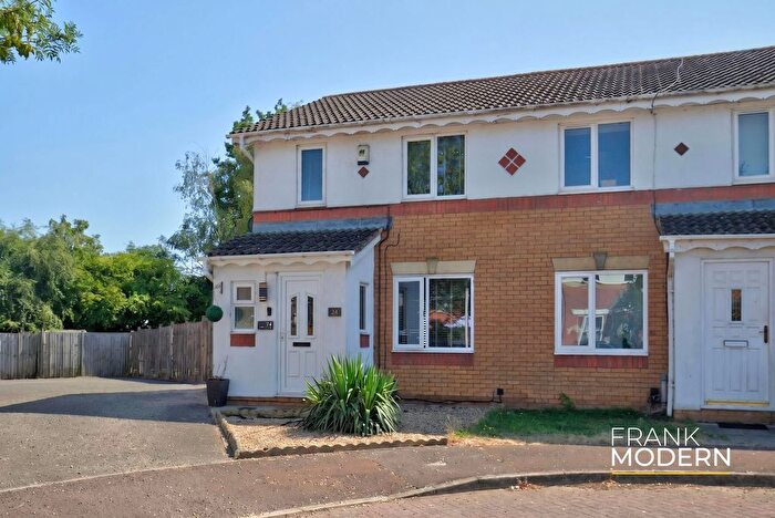 3 Bedroom Semi Detached House For Sale In Beeston Drive, Peterborough, PE2