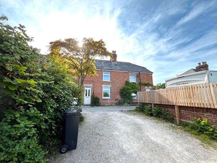 3 Bedroom Terraced House To Rent In Heathgreen Road, BH19