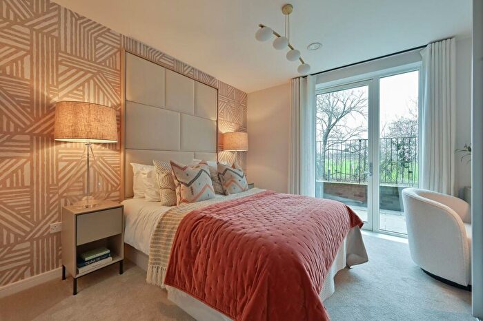 3 Bedroom Flat For Sale In Northwick Parkside, Harrow, HA1