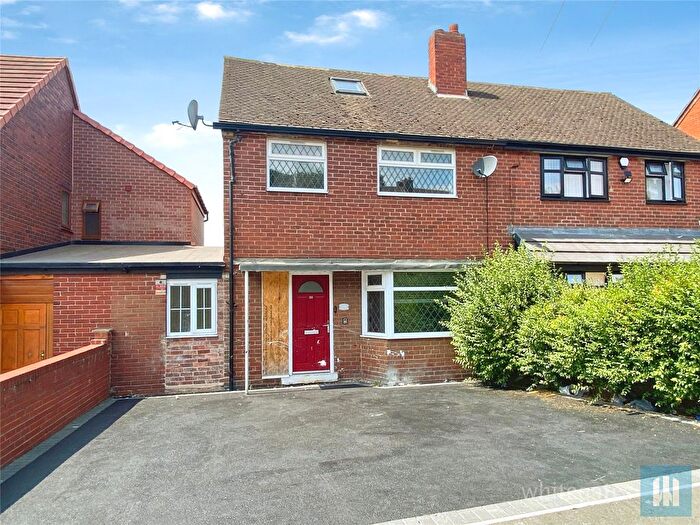 3 Bedroom Semi-detached House For Sale In Moorcroft Drive, Dewsbury, WF13