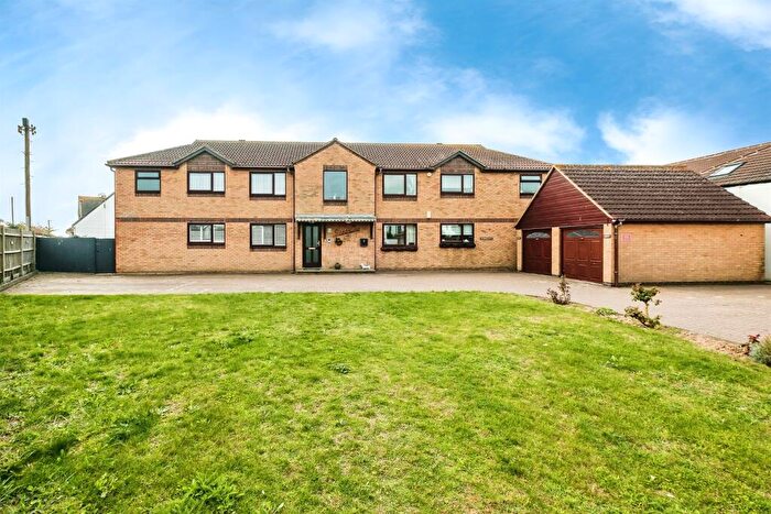 1 Bedroom Flat For Sale In Brighton Road, Lancing, BN15