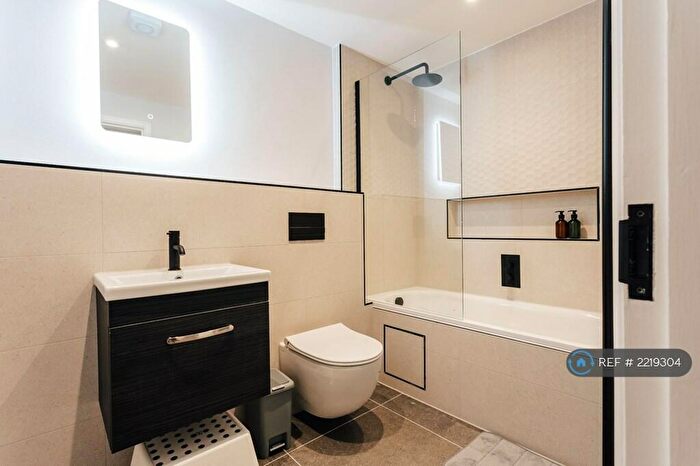 2 Bedroom Flat To Rent In Cambridge Road, Bournemouth, BH2