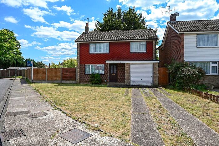 3 Bedroom Detached House For Sale In Laleham, Surrey, TW18