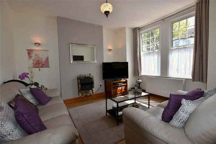 3 Bedroom End Of Terrace House To Rent In Dalmally Road, Addiscombe, Croydon, CR0