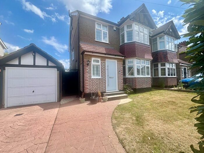 4 Bedroom Semi-Detached House To Rent In Hawthorne Avenue, Ruislip, HA4