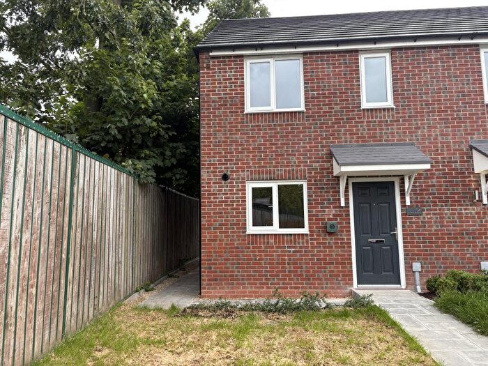 3 Bedroom Semi-Detached House To Rent In Norse Close, Huyton., L36