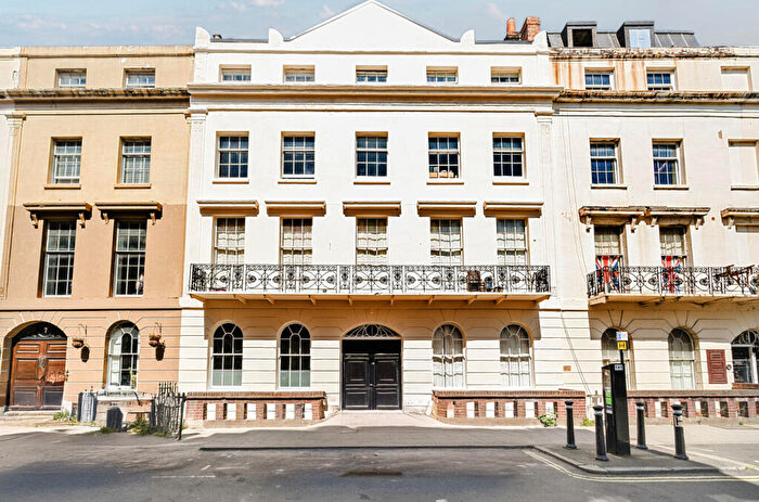 2 Bedroom Flat For Sale In Portland Street, Southampton, Hampshire, SO14