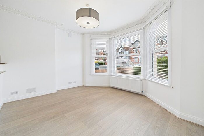 1 Bedroom Flat To Rent In Gleneagle Road, Streatham, SW16