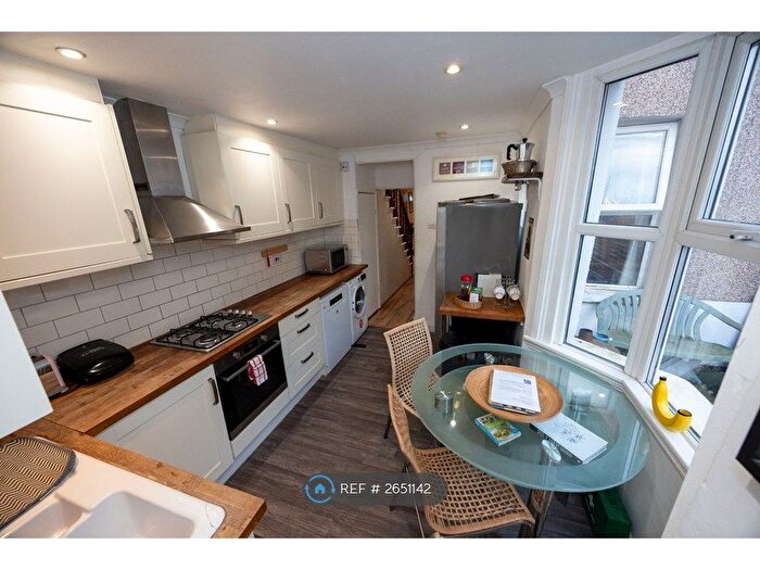 4 Bedroom Semi Detached House To Rent In Rainton Road, London, SE7