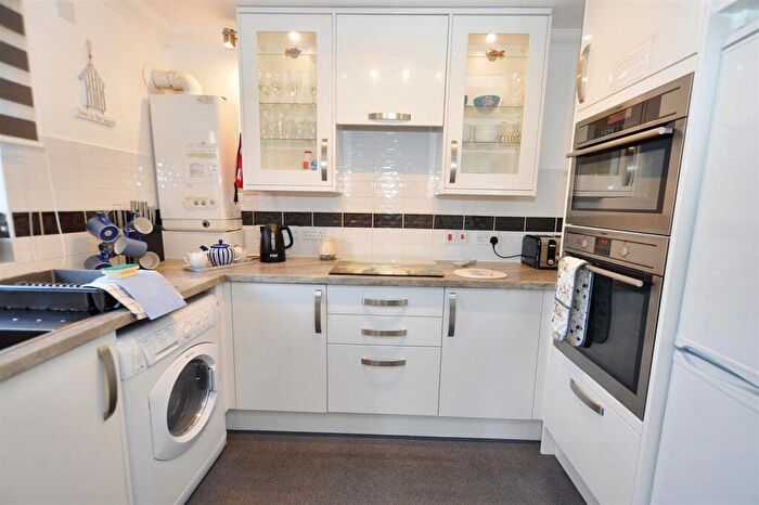 2 Bedroom Flat For Sale In Cliff Road, Sheringham, NR26