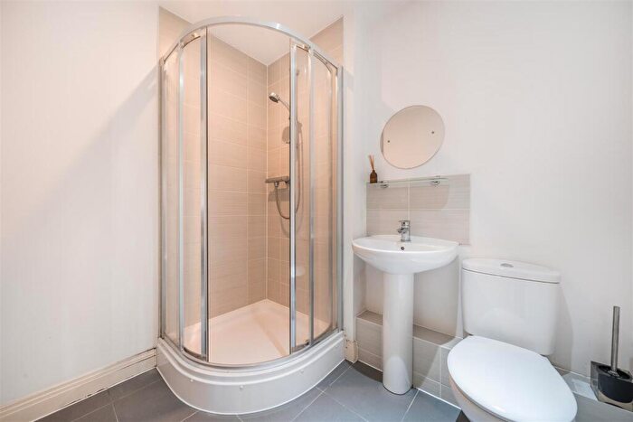 2 Bedroom Apartment For Sale In Wilmott House, Ashville Way, Wokingham, Berkshire, RG41