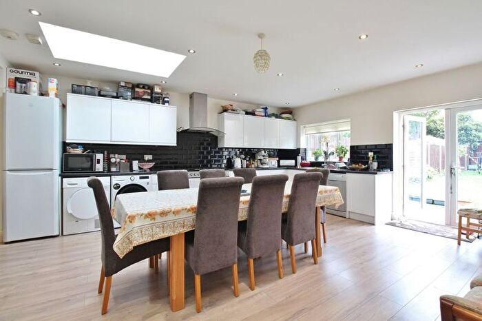 4 Bedroom Semi-Detached House To Rent In Ridgeway Road, Isleworth, TW7