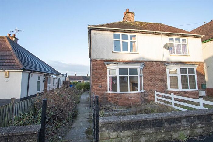 2 Bedroom Semi Detached House For Sale In Smithfield Avenue, Hasland, Chesterfield, S41