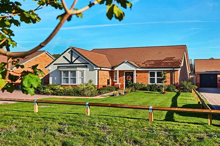 2 Bedroom Bungalow For Sale In Birmingham Road, Hatton, Warwick, CV35