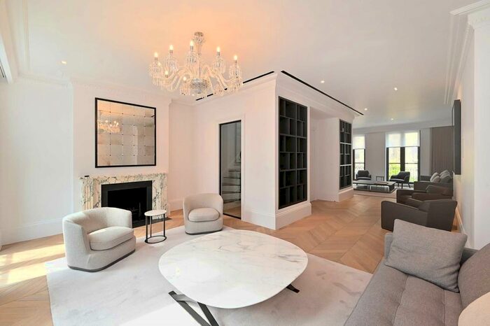 4 Bedroom Town House To Rent In Little Chester Street, London, SW1X