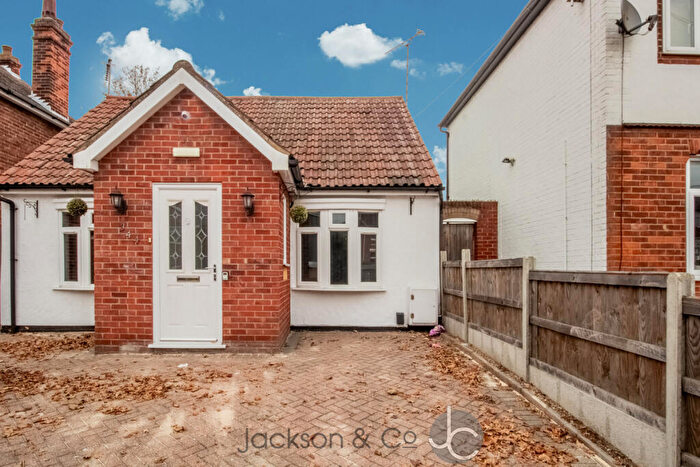 6 Bedroom Detached Bungalow To Rent In Harwich Road, Colchester, CO4