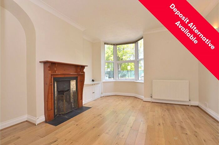 2 Bedroom End Of Terrace House To Rent In Albert Road, Horley, Surrey, RH6